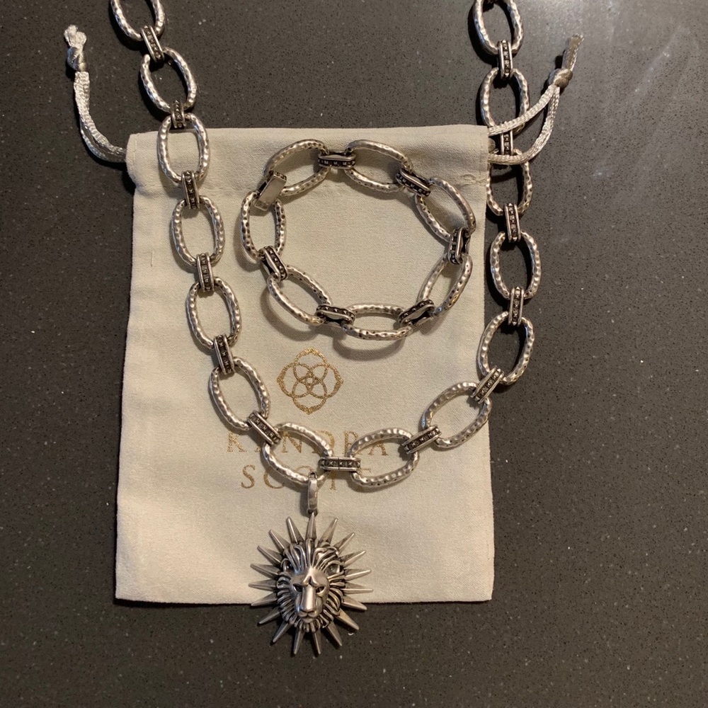 Kendra Scott Athena antique silver necklace